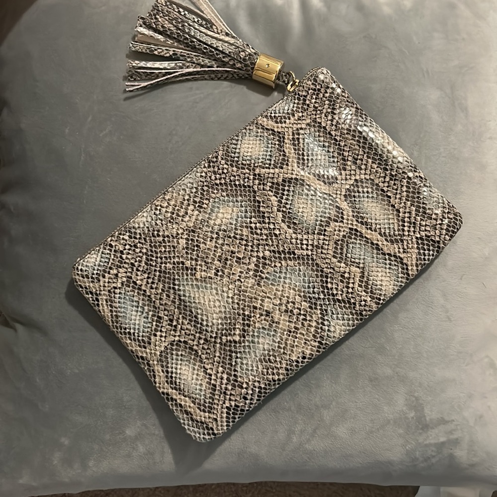 NWT G.I.L.I. Blue Cobra Leather Pouch with Tassel - Picture 2 of 4